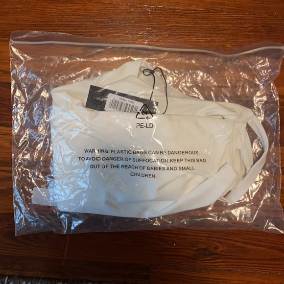 SAVVI KUMA Small White Criss Cross Back Padded Shelf Bra Tank Top - Picture 5 of 6